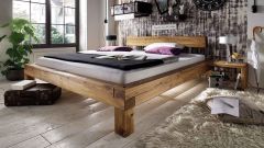 Bett Balkeneiche - aus massivem Eichenholz gefertigt. Matratze, Bettzeug und Lattenrost nicht im Lieferumfang enthalten. 